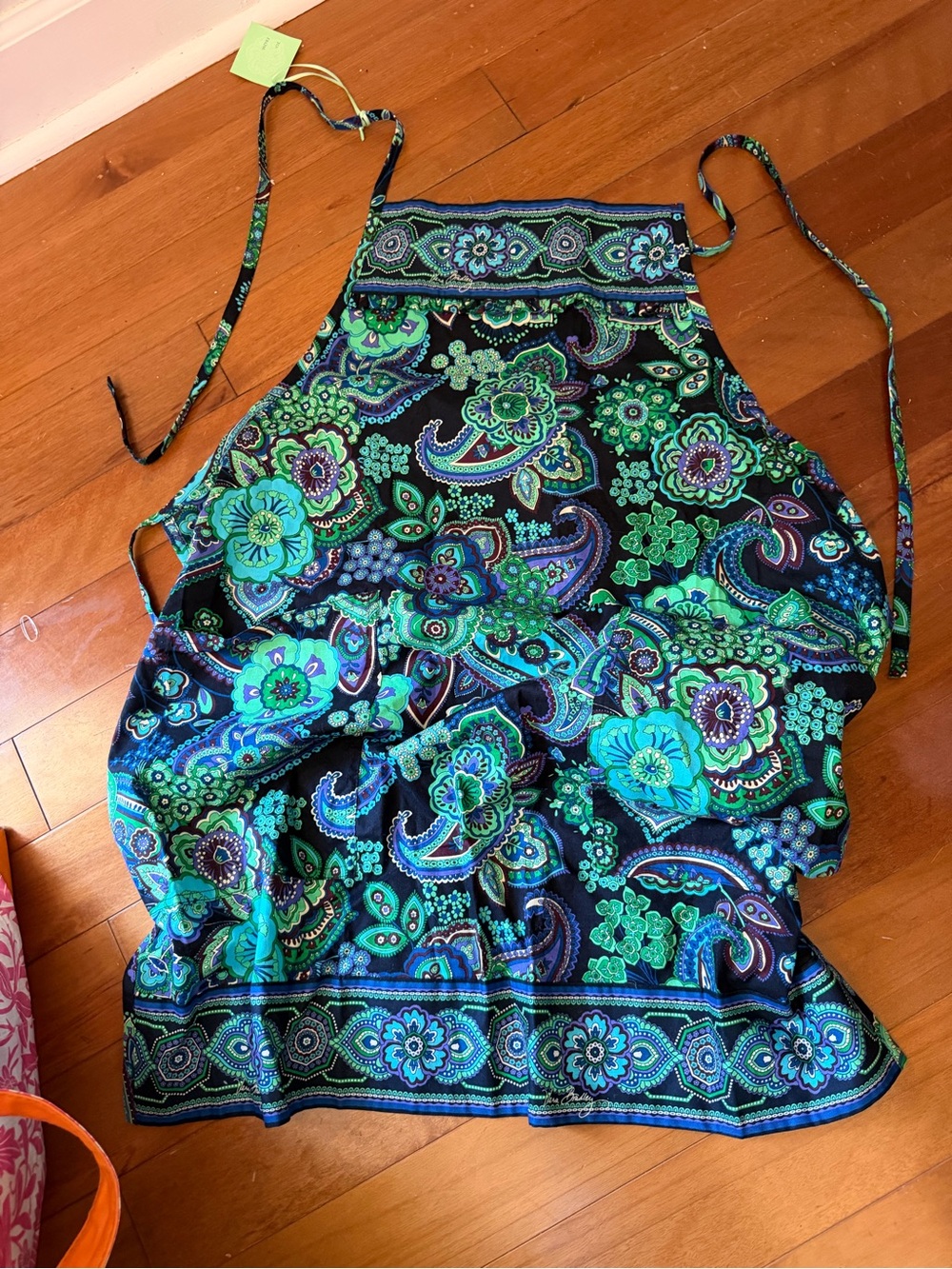 Vera Brandley apron Blue Rhapsody blue green and black paisley and floral print.